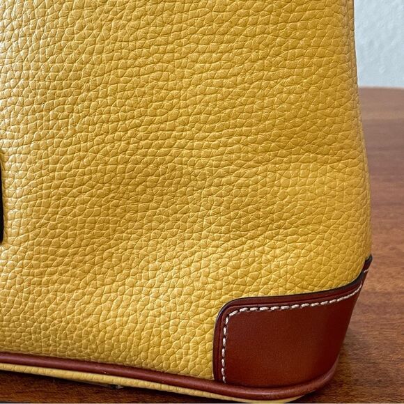 NWOT Dooney & Bourke Pebbled Leather Dandelion Crossbody Purse - Picture 8 of 16
